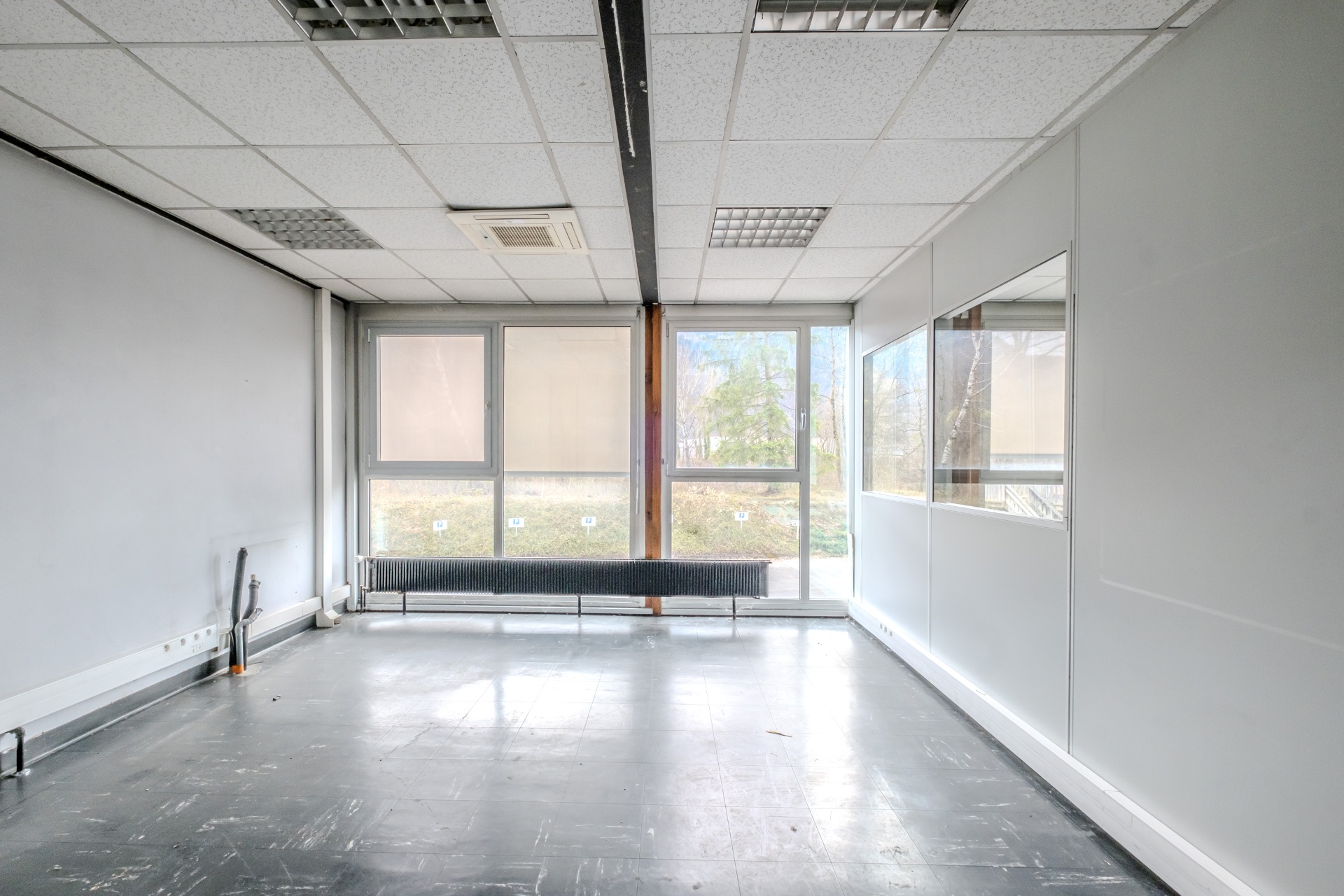 Bureau intégré au site réhabilité du projet à Ayse.